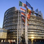 Nel 2° semestre del 2022 al Parlamento europeo: energia, salario minimo, caricatore universale