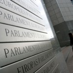 Parlamento Europeo approva norme per dissuadere i giovani dal fumare