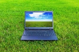 risparmio-energetico-computer-miglioramento-efficienza-energetica-640x426