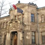 Stage MAE-CRUI in ambasciata, pubblicato il bando per 82 posti: e finalmente c’è un compenso
