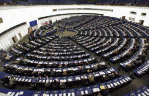 Strasbourg, FRANCE: An overhead view shows the plenary session of the European Parliament 17 January 2007 in Strasbourg where German Chancellor Angela Merkel laid down the priorities of the new German presidency of the Council. Merkel warned European parliamentarians of an "historic mistake" if the bloc fails to agree on an EU constitution by early 2009. AFP PHOTO DDP/TORSTEN SILZ GERMANY OUT (Photo credit should read TORSTEN SILZ/AFP/Getty Images)